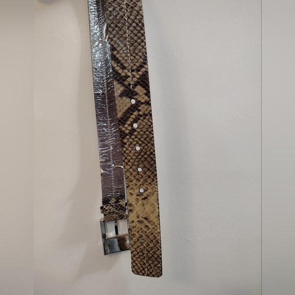 Michael Kors leather belt - Picture 4 of 5